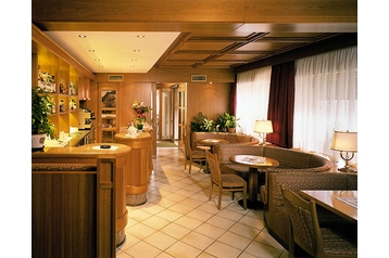 Отель Campitello di Fassa 2